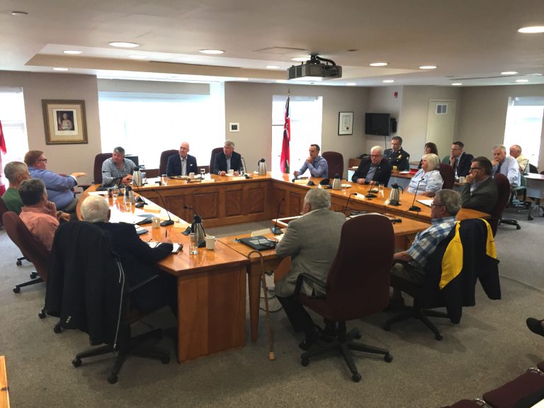 Local flood-affected mayors meet provincial officials